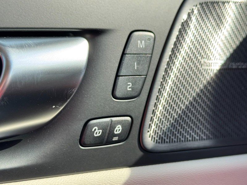 New 2026 Volvo XC60 B5 Ultra w/ Climate Package image 10