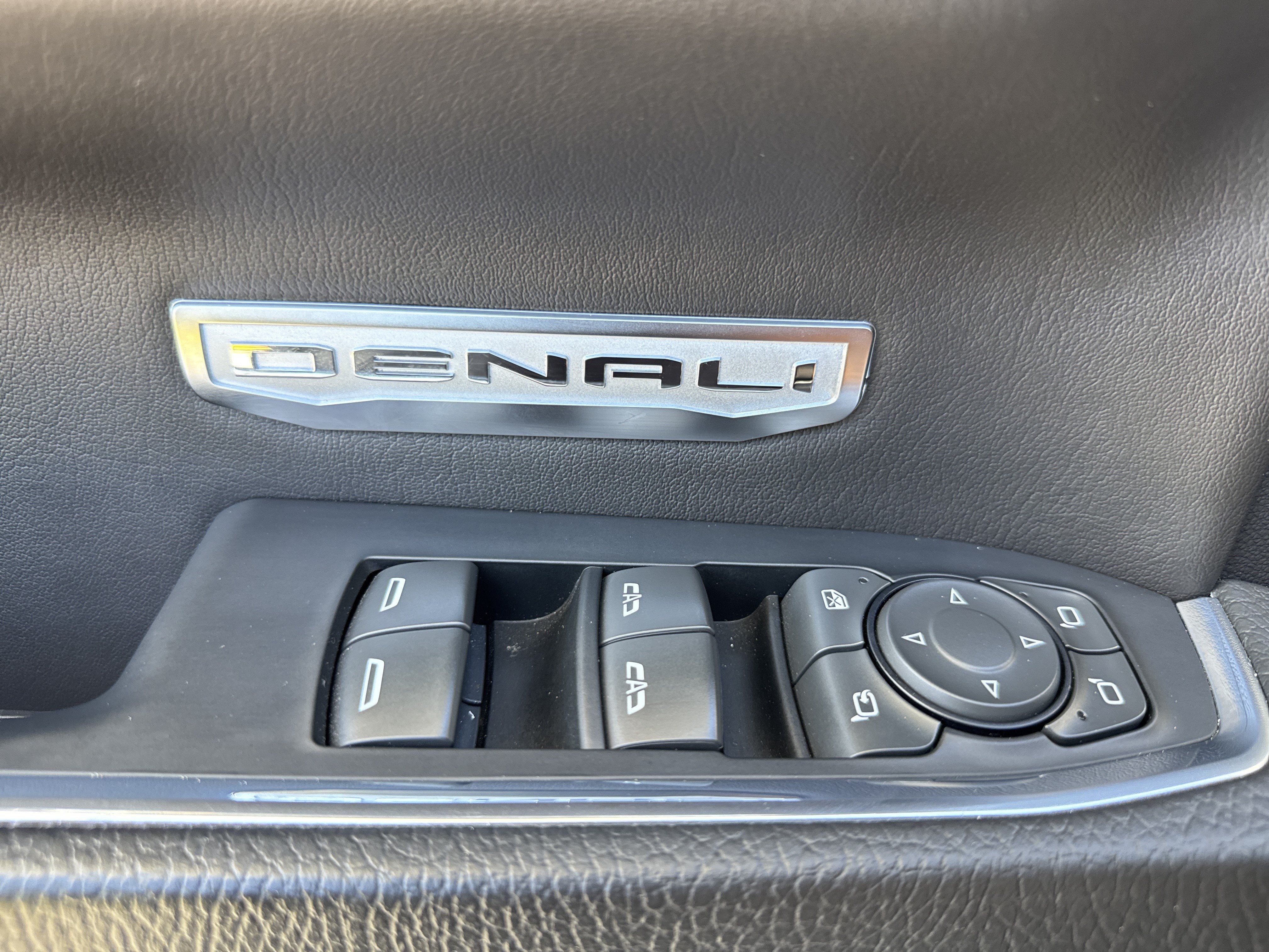 Used 2023 GMC Sierra 1500 Denali AWD/4WD image 15