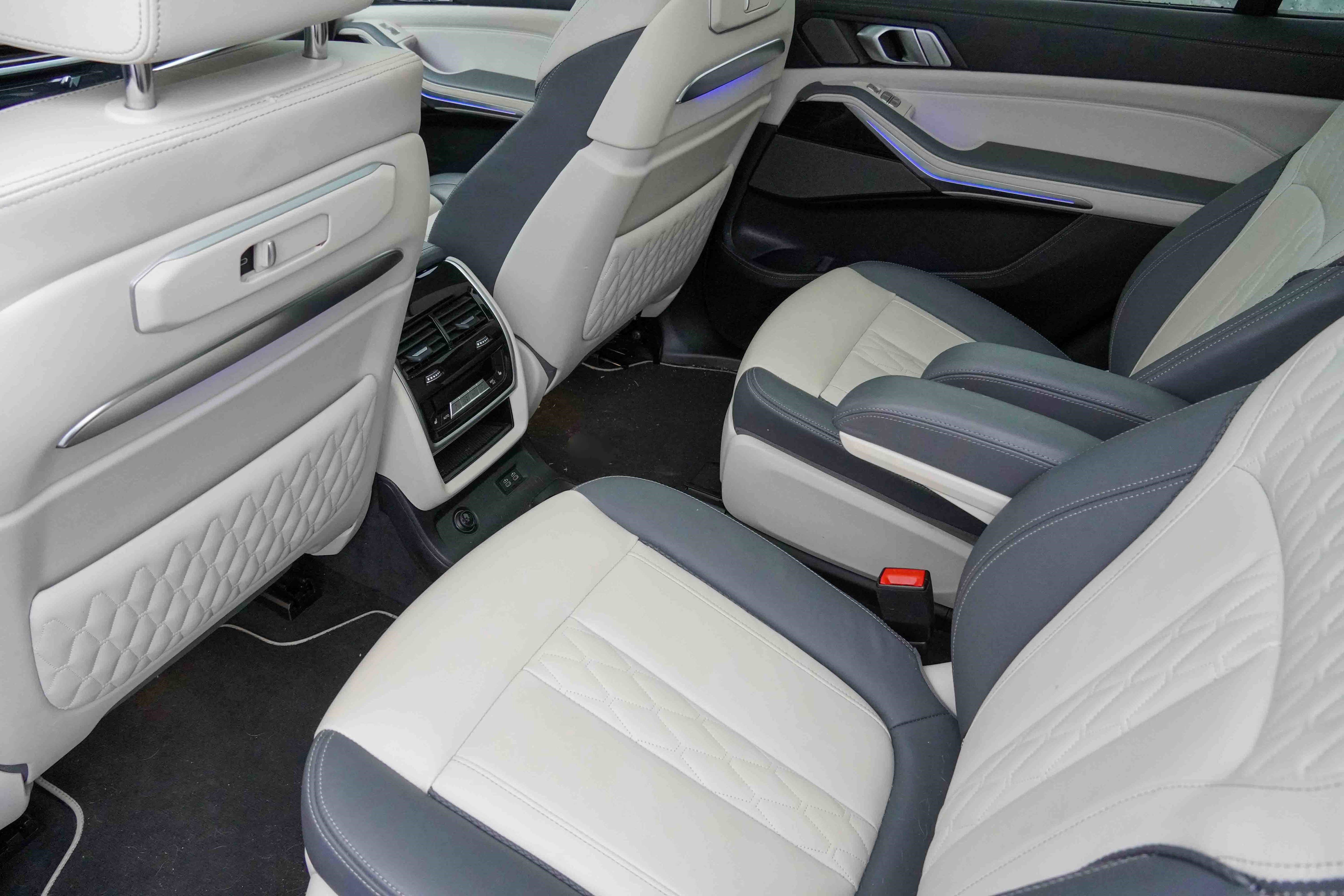 Certified 2023 BMW X7 xDrive40i w/ M Sport Package image 36