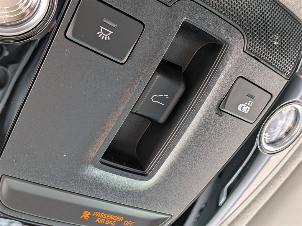 Used 2024 Kia Niro SX Touring image 21