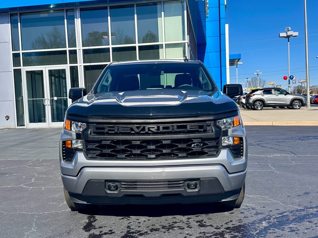 Used 2024 Chevrolet Silverado 1500 Custom w/ Dark Appearance Package image 3