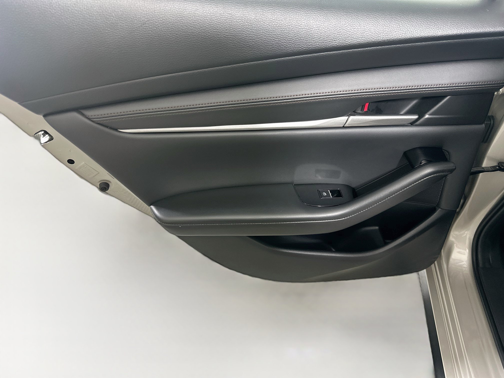 Used 2024 MAZDA MAZDA3 s FWD image 24