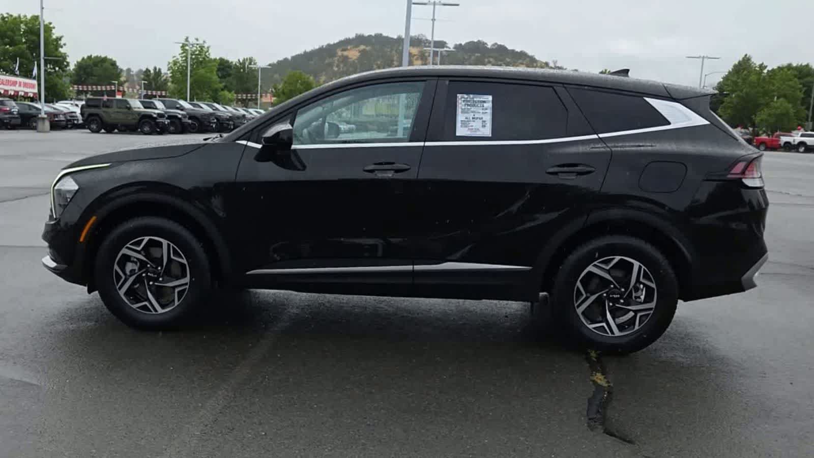 Used 2023 Kia Sportage LX AWD/4WD image 5