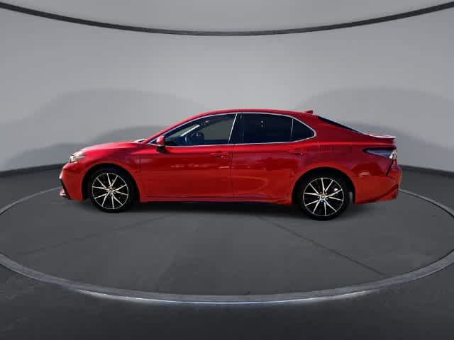 Used 2022 Toyota Camry SE FWD image 5