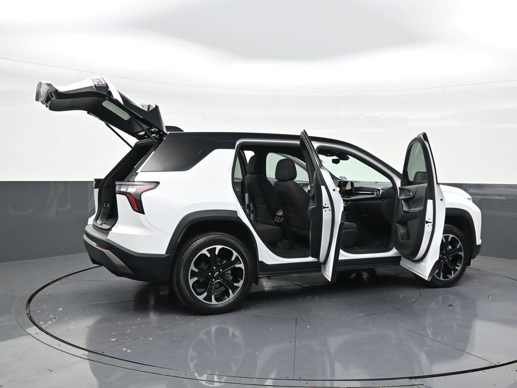 Used 2025 Chevrolet Equinox LT w/ Safety and Technology Package FWD image 29