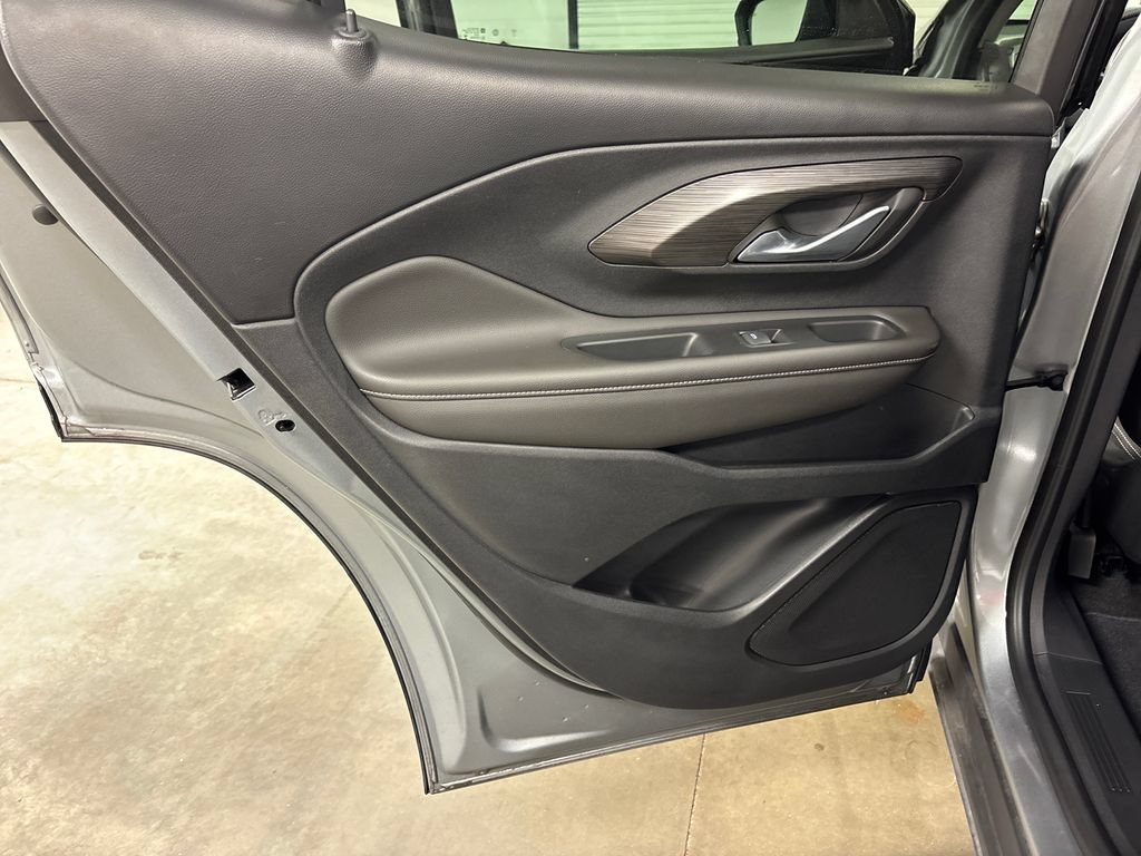 Used 2023 GMC Terrain SLE w/ Driver Convenience Package FWD image 30