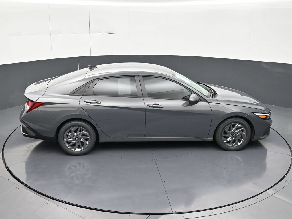 Used 2024 Hyundai Elantra SEL FWD image 20