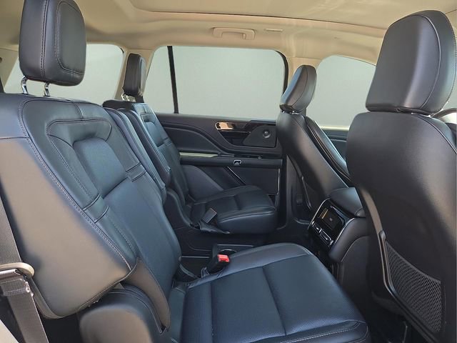 Used 2025 Lincoln Aviator Reserve w/ Illumination Package image 15