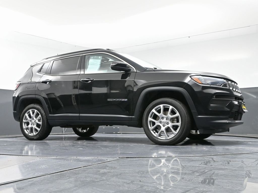 Used 2022 Jeep Compass Latitude w/ Sun and Sound Group image 48