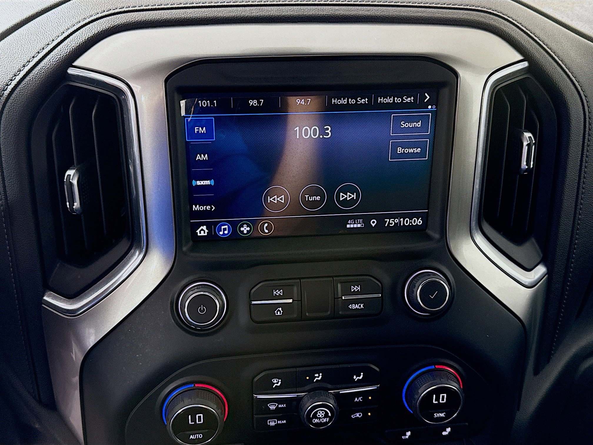 Used 2021 Chevrolet Silverado 1500 LT AWD/4WD image 18