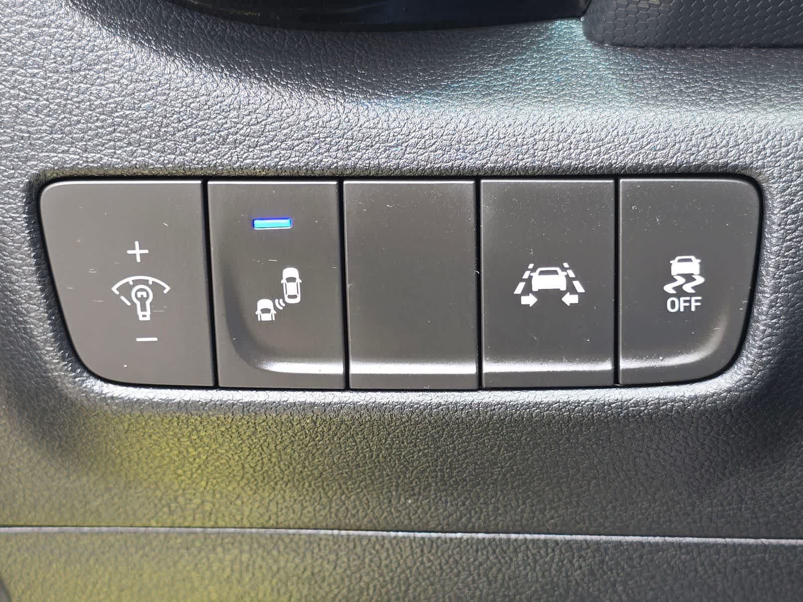 Used 2019 Hyundai Kona Limited AWD/4WD image 26