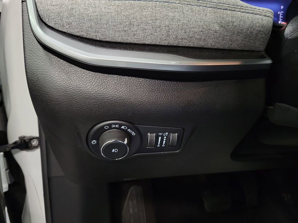 Used 2022 Jeep Compass Latitude w/ Convenience Group image 18