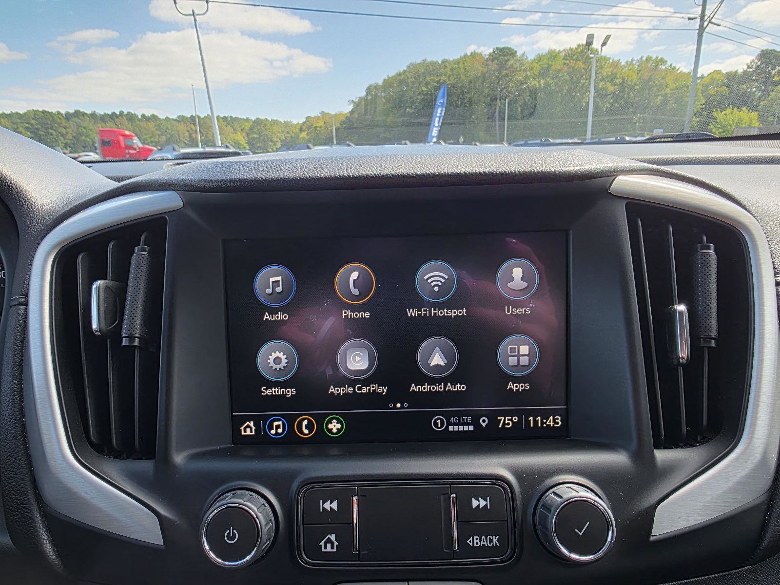 Used 2024 GMC Terrain SLT image 18