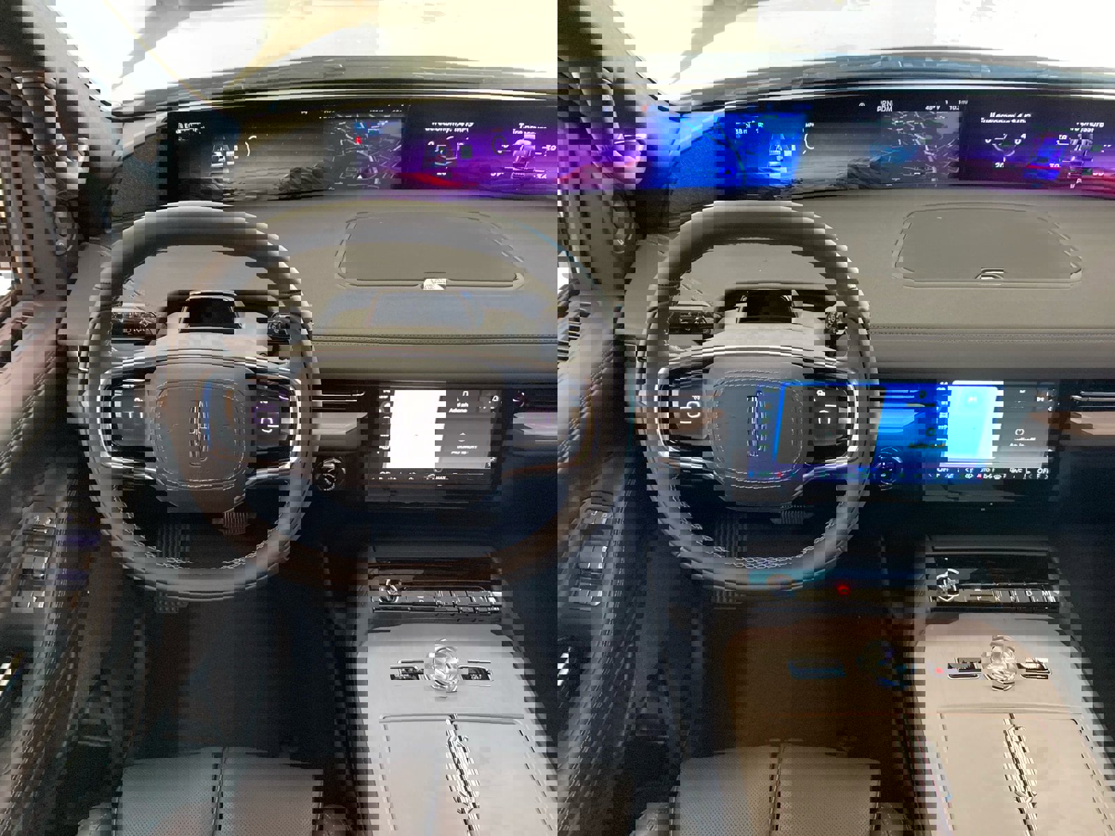 Used 2025 Lincoln Navigator Reserve w/ Jet Appearance Package image 16