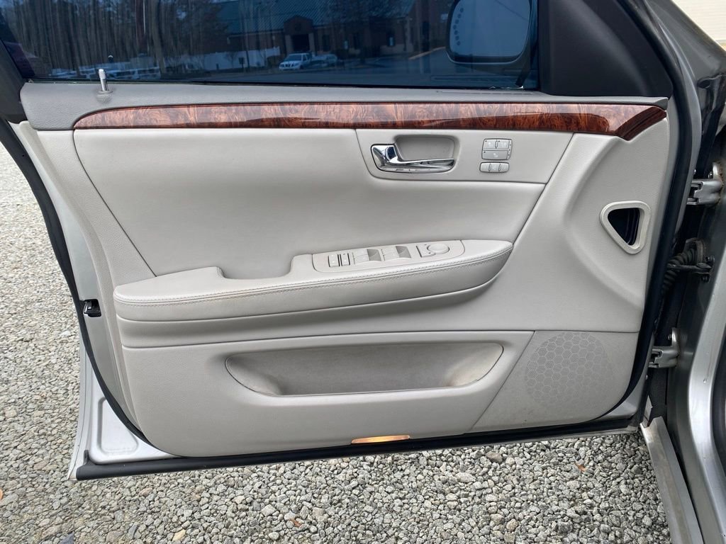 Used 2007 Cadillac DTS Luxury I w/ Trunk Convenience Package image 9