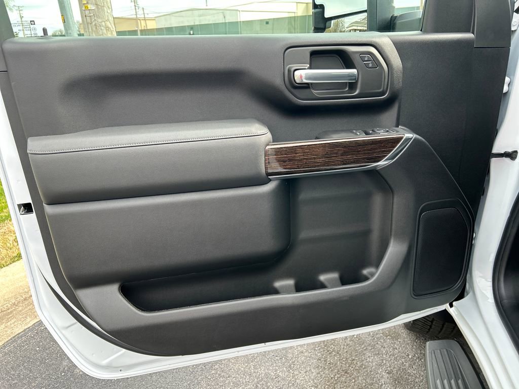New 2026 GMC Sierra 2500 SLE image 13