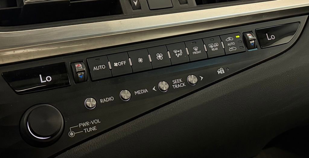 Used 2019 Lexus ES 350 w/ Premium Package FWD image 19