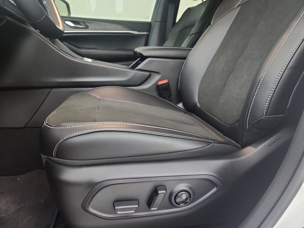 New 2026 Jeep Grand Cherokee Altitude AWD/4WD image 19