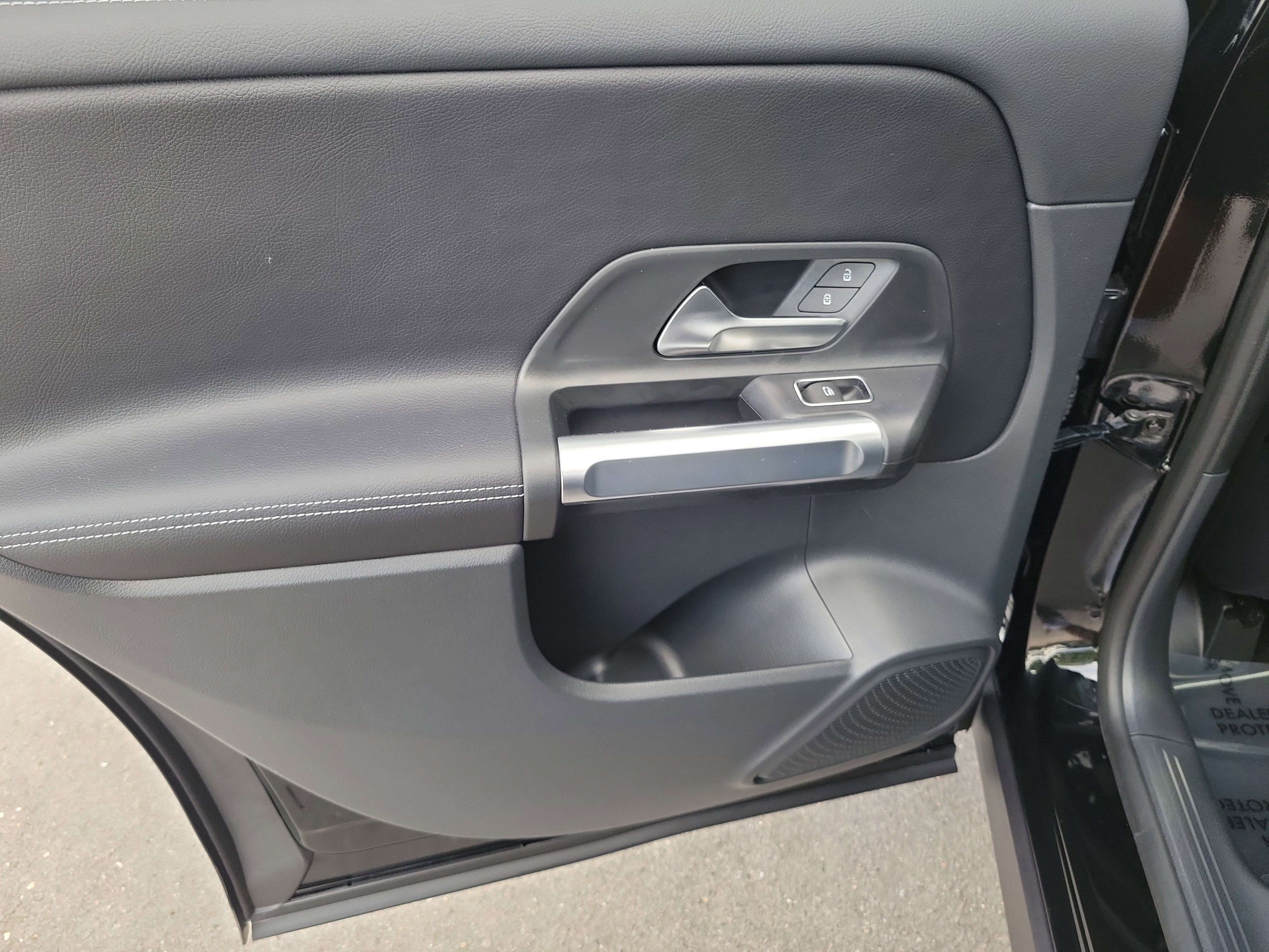 Certified 2025 Mercedes-Benz GLB 250 image 8