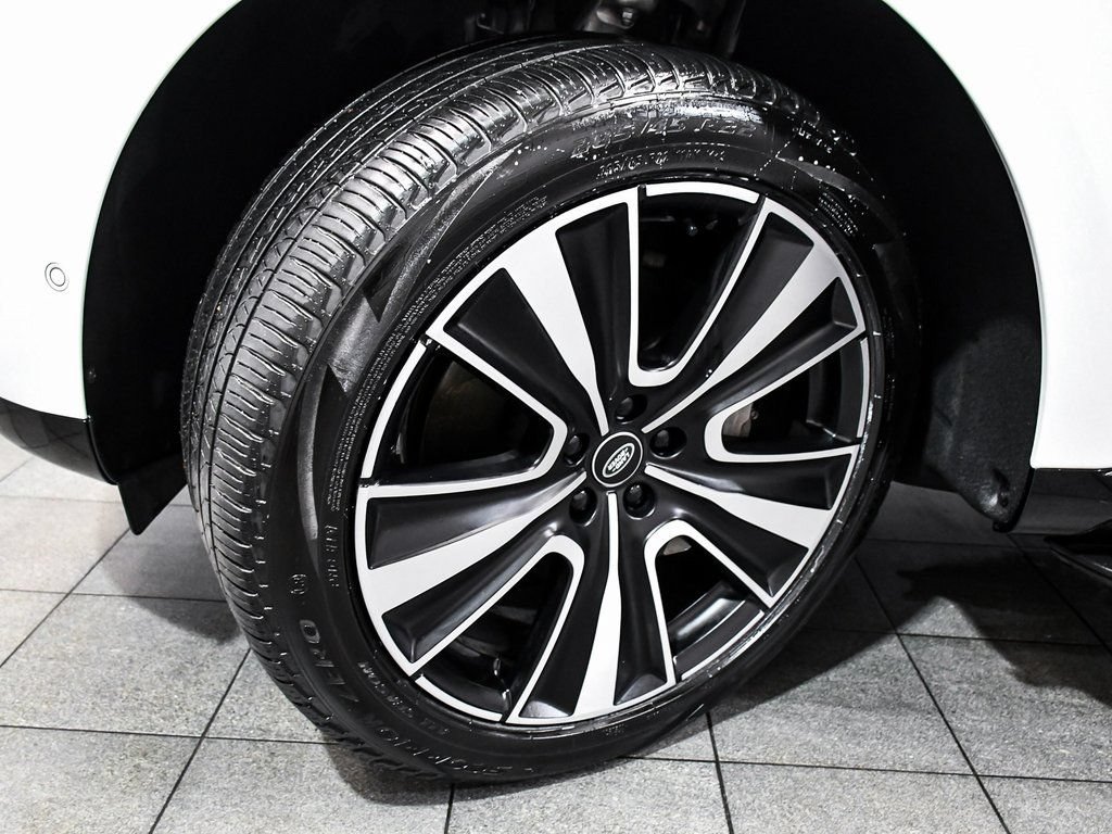 Used 2024 Land Rover Range Rover SE AWD/4WD image 7