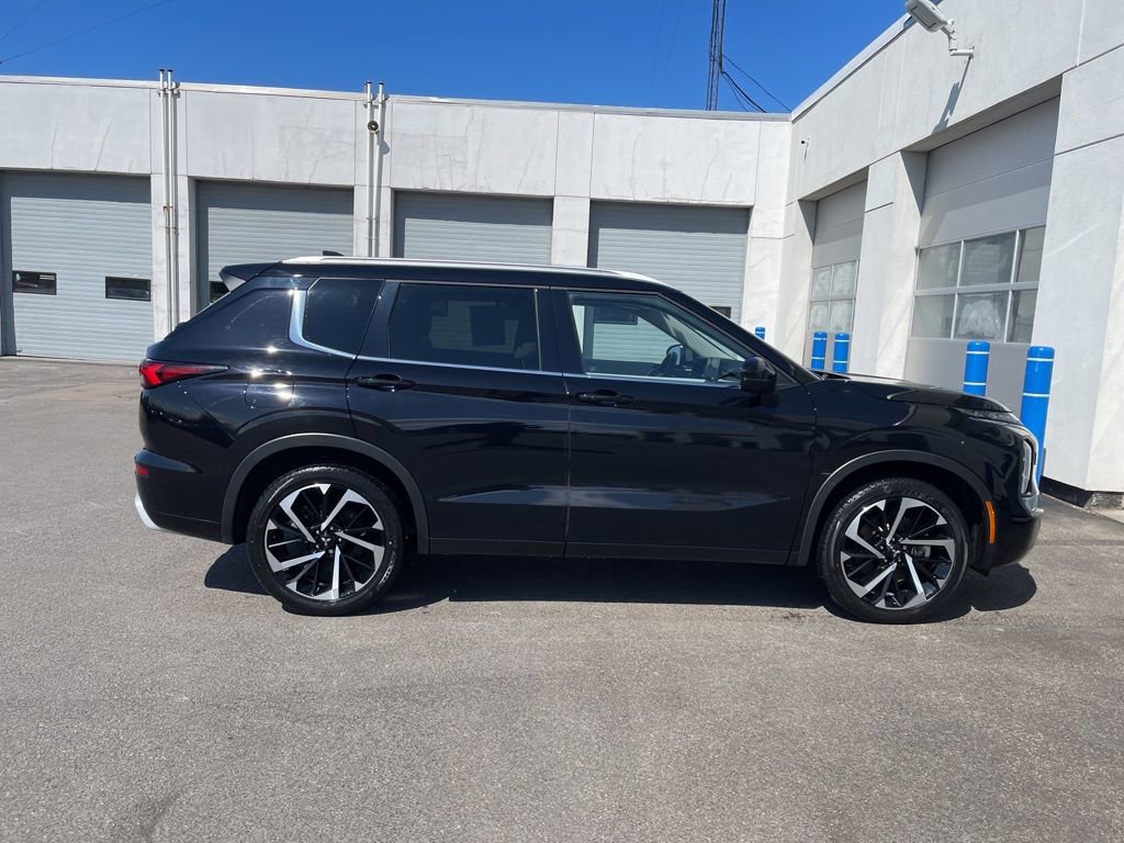 Used 2024 Mitsubishi Outlander SEL image 8