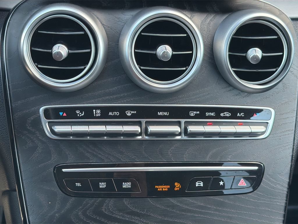 Used 2021 Mercedes-Benz GLC 300 4MATIC image 17