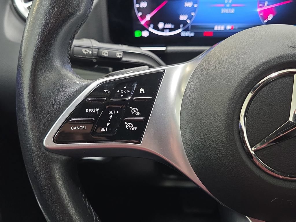 Used 2025 Mercedes-Benz GLA 250 4MATIC image 16