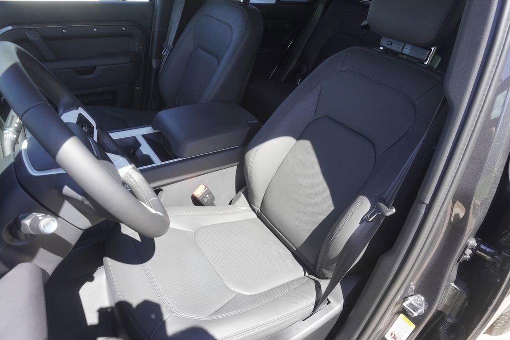 New 2025 Land Rover Defender 130 S image 20