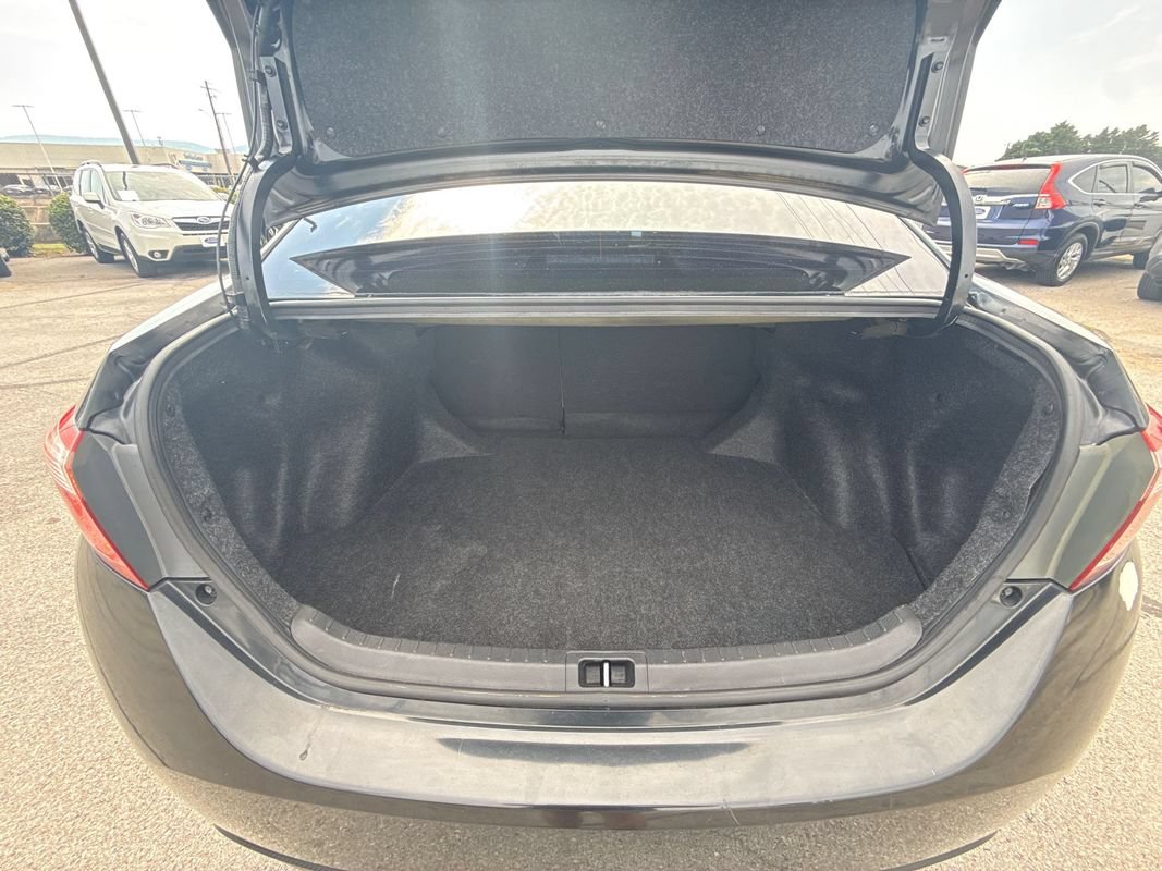 Used 2017 Toyota Corolla LE FWD image 14