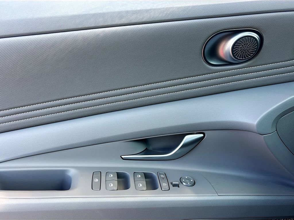 New 2025 Hyundai Elantra Sport image 17