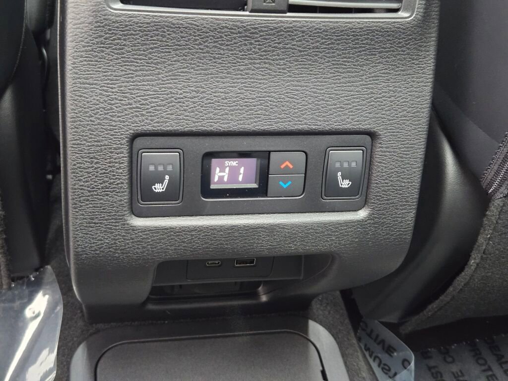 New 2025 Mitsubishi Outlander SEL Black Edition image 15