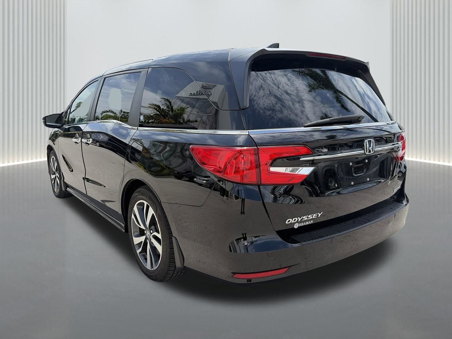 Used 2024 Honda Odyssey Touring image 7