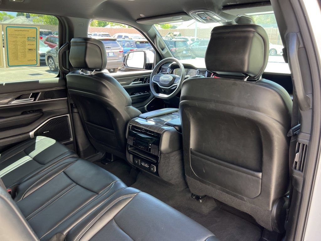 Used 2022 Jeep Wagoneer Series II AWD/4WD image 26