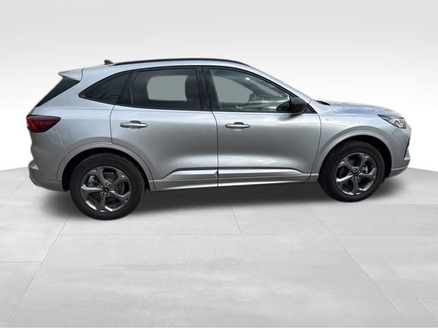 Used 2023 Ford Escape ST-Line w/ Tech Pack #1 image 9