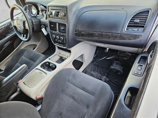 Used 2016 Dodge Grand Caravan SXT image 20