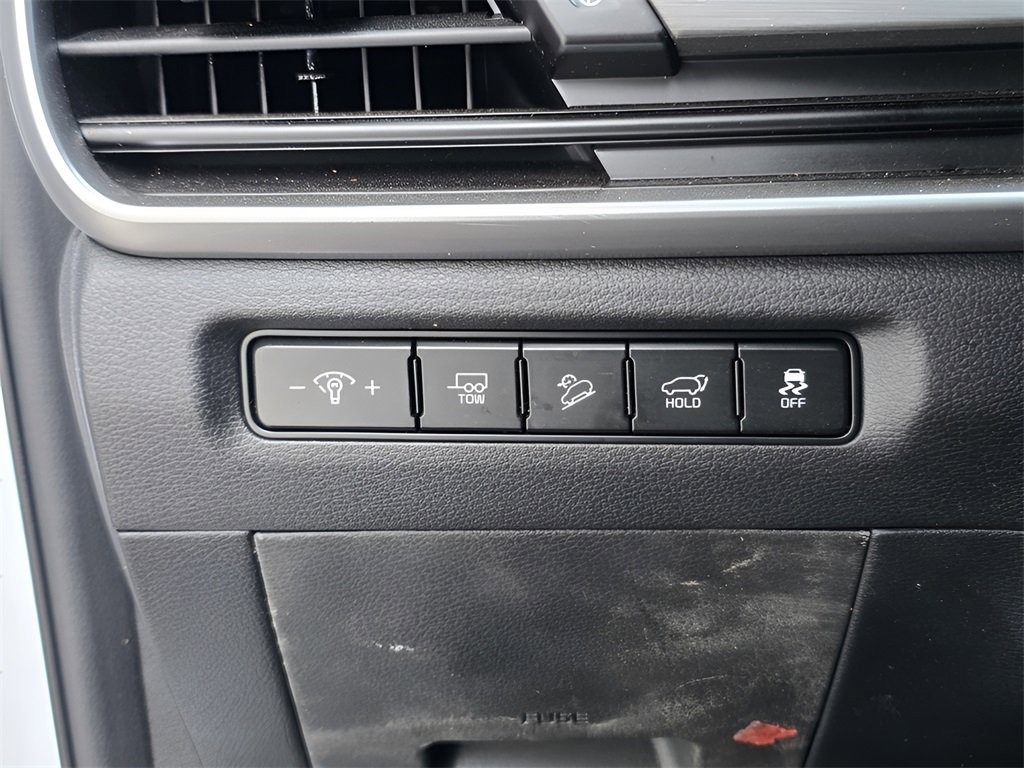 Used 2025 Kia Telluride AWD image 27