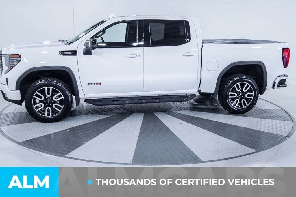 Used 2023 GMC Sierra 1500 AT4 w/ AT4 Premium Package AWD/4WD image 4