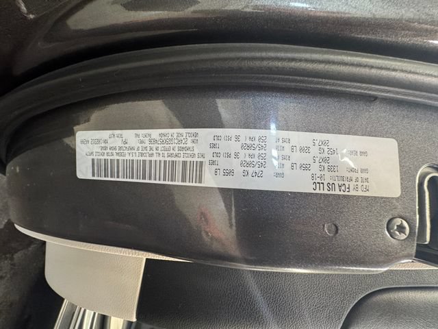 Used 2019 Chrysler Pacifica Limited w/ Tire & Wheel Group FWD image 27