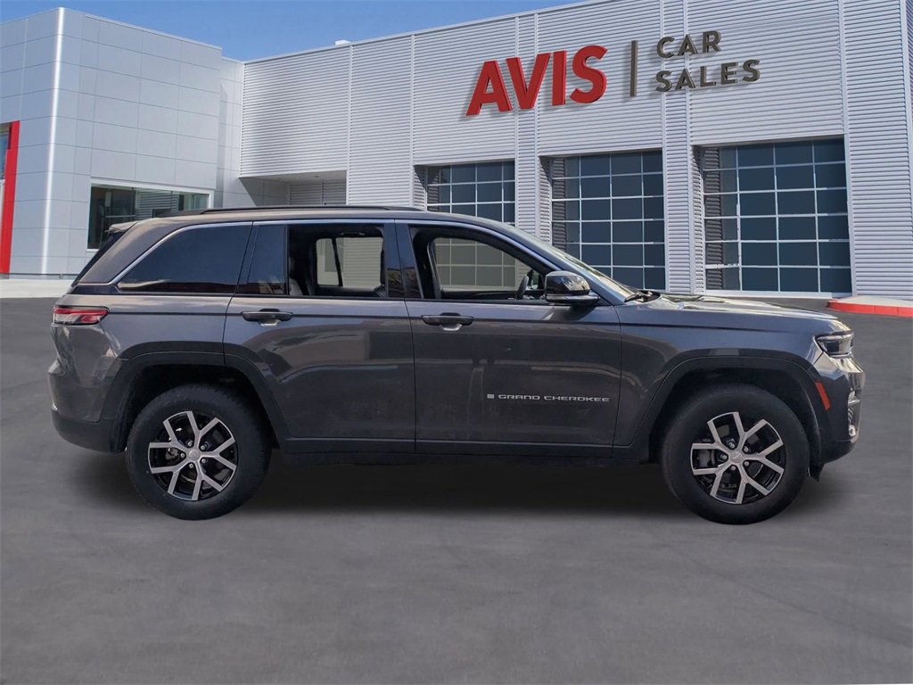 Used 2024 Jeep Grand Cherokee Limited image 5