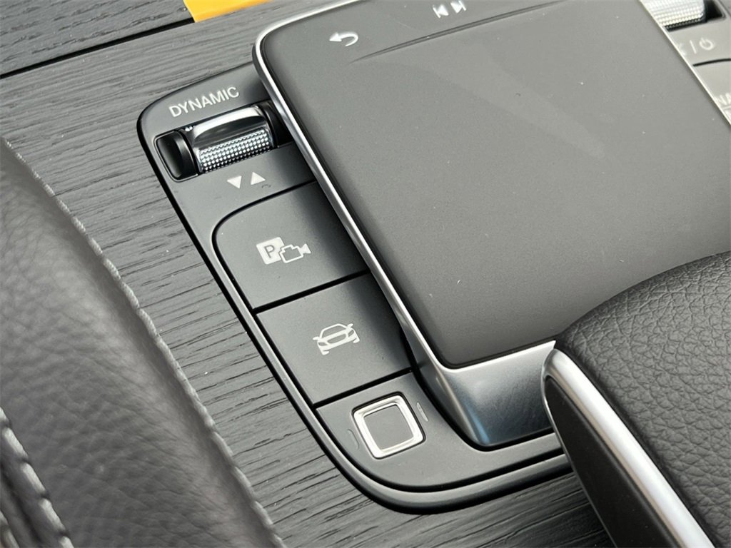 Used 2025 Mercedes-Benz GLE 350 4MATIC image 31