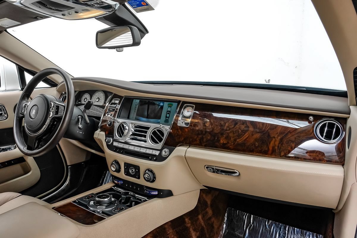 Used 2016 Rolls-Royce Wraith RWD image 10