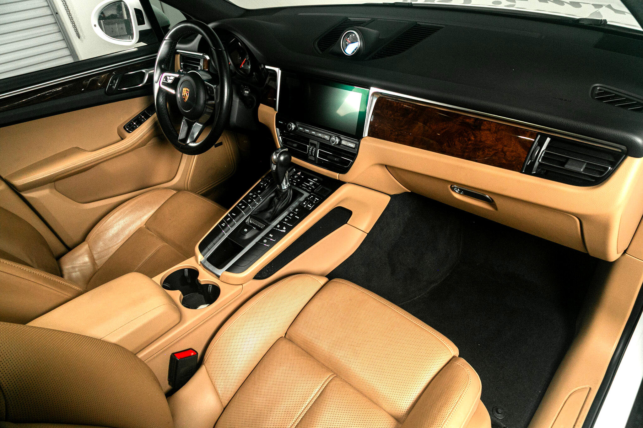 Used 2019 Porsche Macan w/ Premium Package Plus image 28