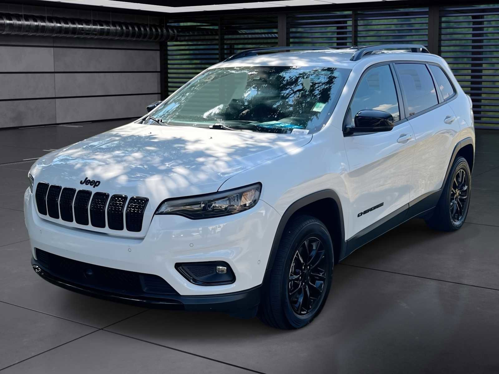 Used 2023 Jeep Cherokee Altitude Lux