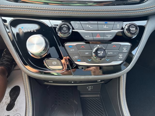 New 2027 Chrysler Pacifica Pinnacle AWD/4WD image 20