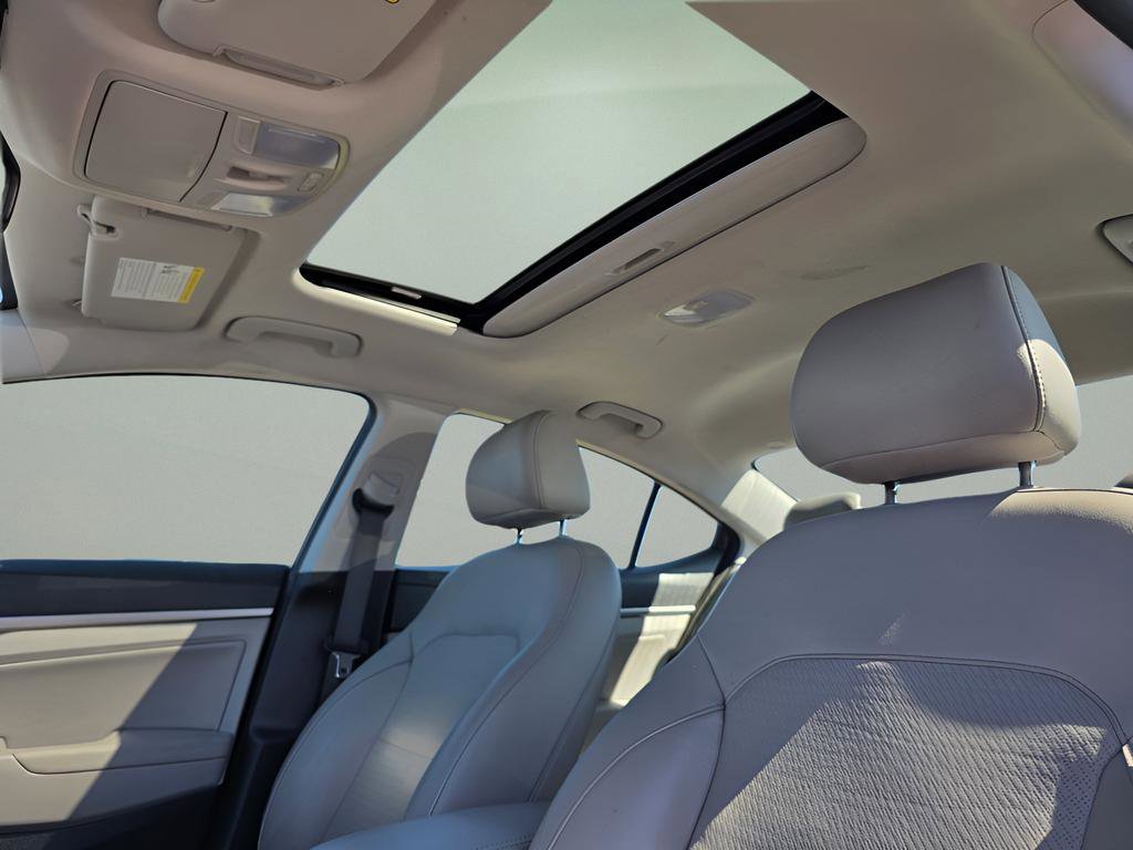 Used 2017 Hyundai Elantra Limited w/ Limited Tech Package 04 image 20