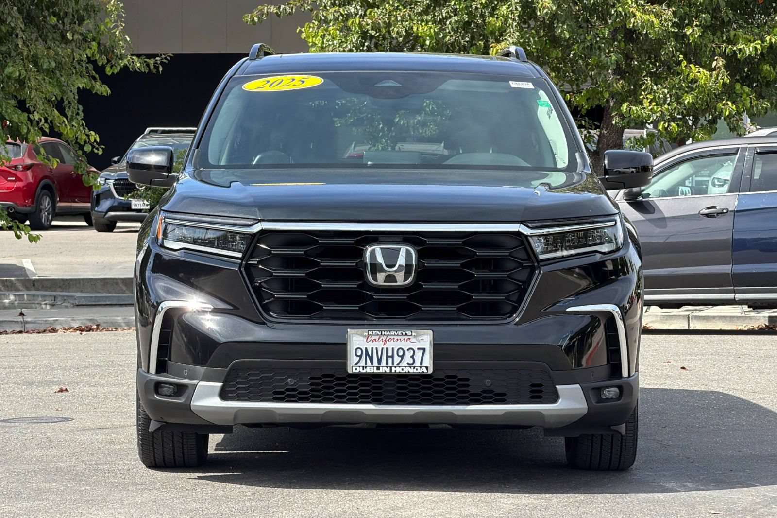 Certified 2025 Honda Pilot Touring image 9