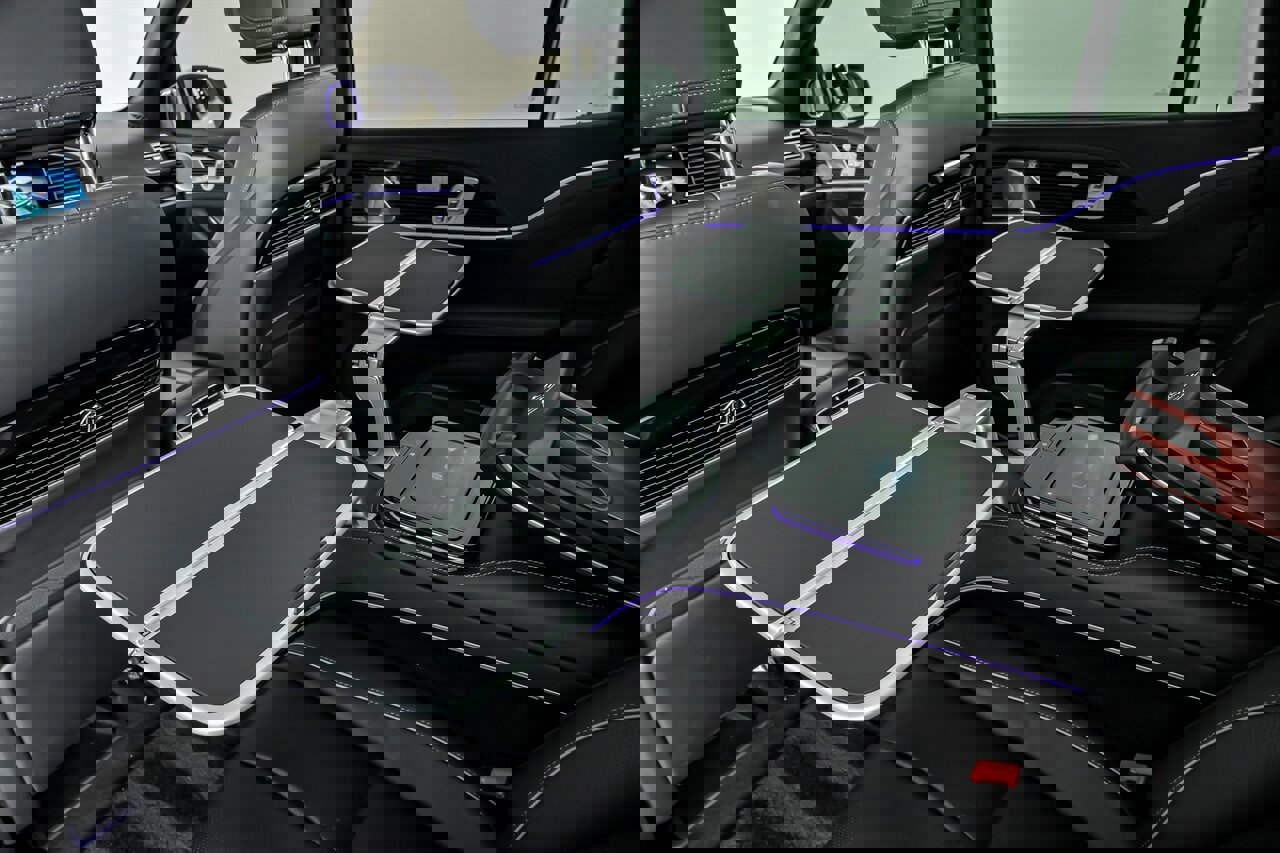 Used 2023 Mercedes-Benz Maybach GLS 600 4MATIC image 29