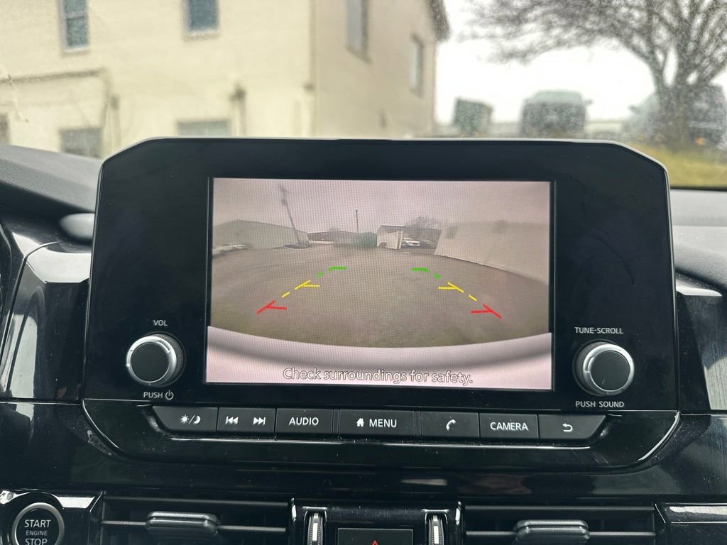 Used 2024 Nissan Pathfinder SV image 18