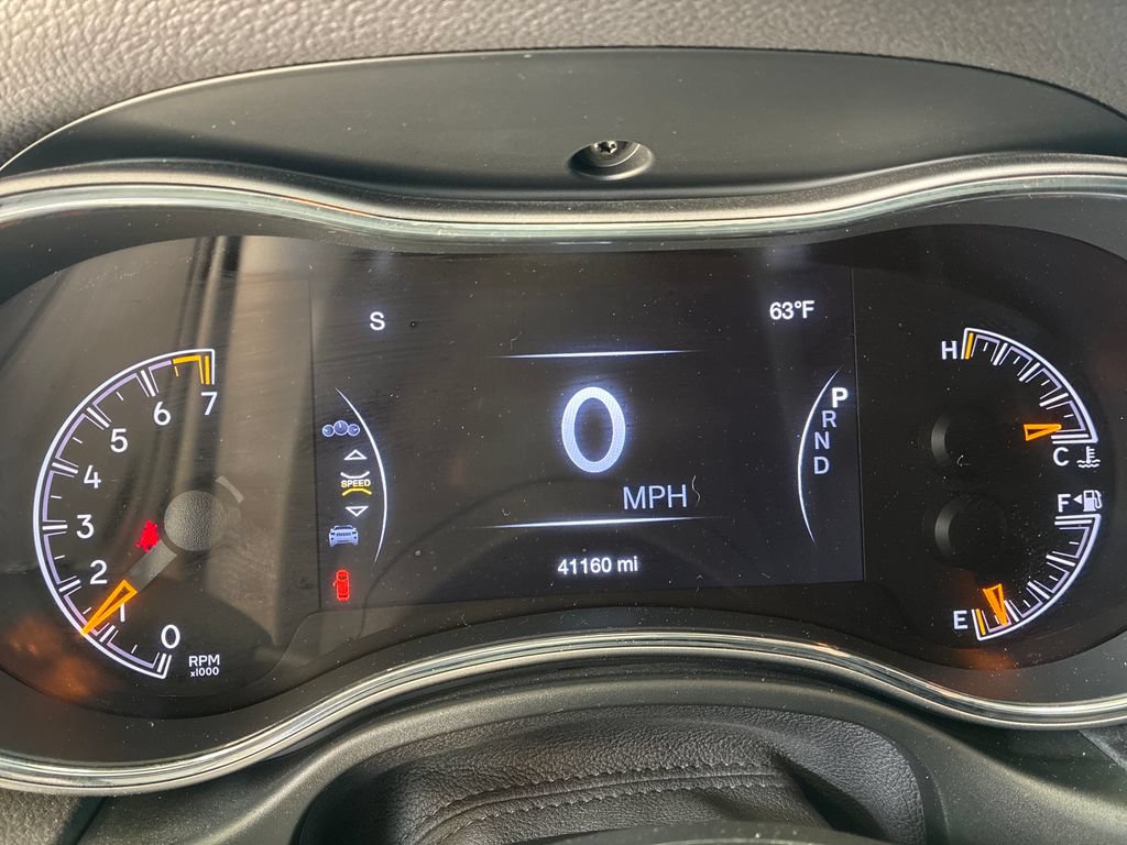 Used 2020 Jeep Grand Cherokee Altitude AWD/4WD image 16
