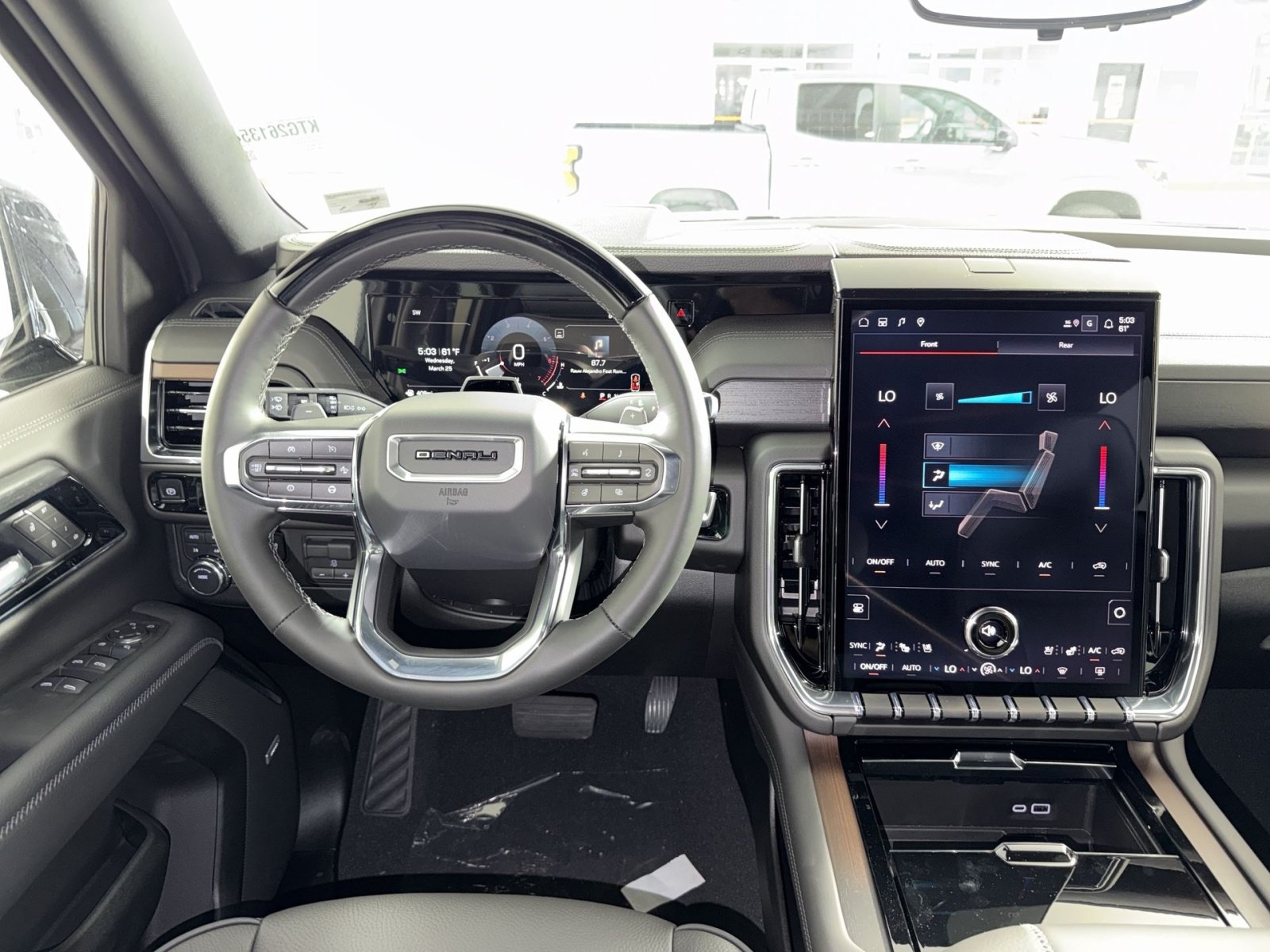 New 2026 GMC Yukon XL Denali w/ Denali Reserve Package AWD/4WD image 16